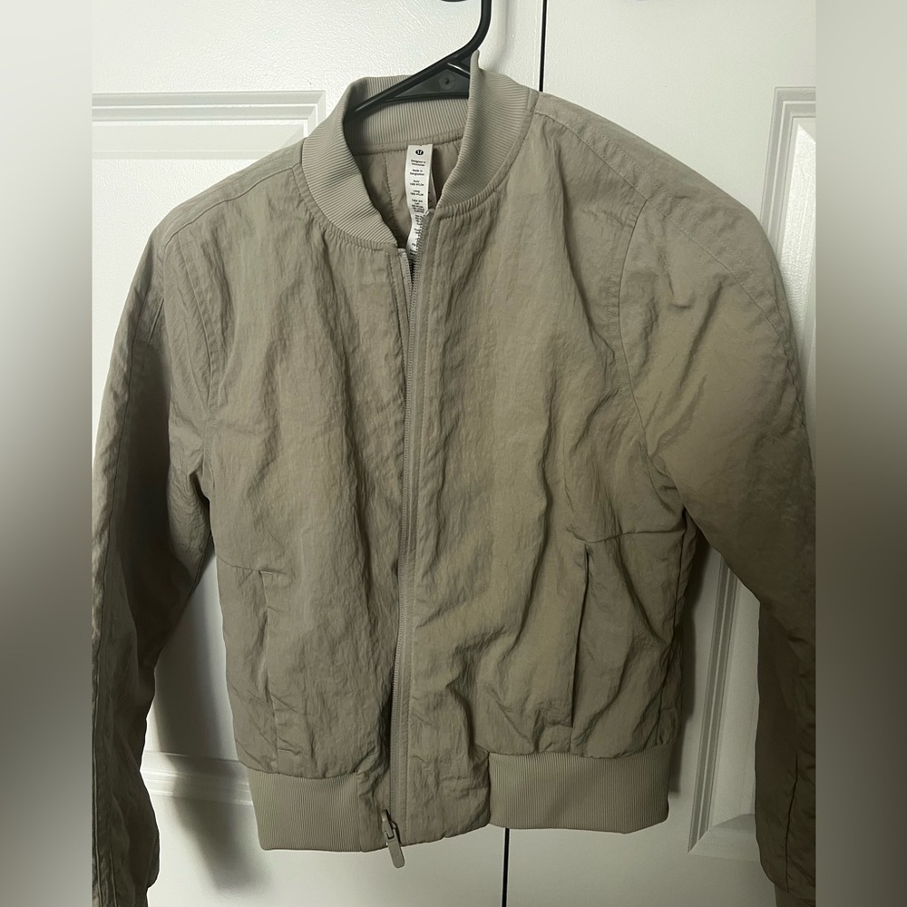 Women’s lululemon reversible bomber jacket